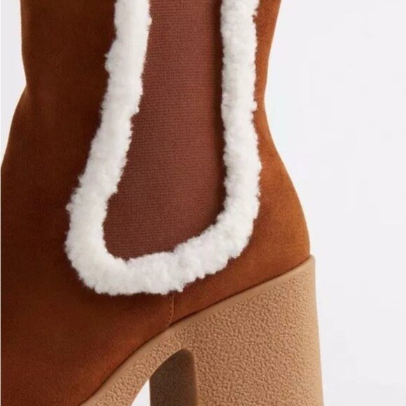 Brown Faux Suede Block Heel Ankle Boots With Faux Fur Trim & Side Zipper size 11 - Picture 4 of 7